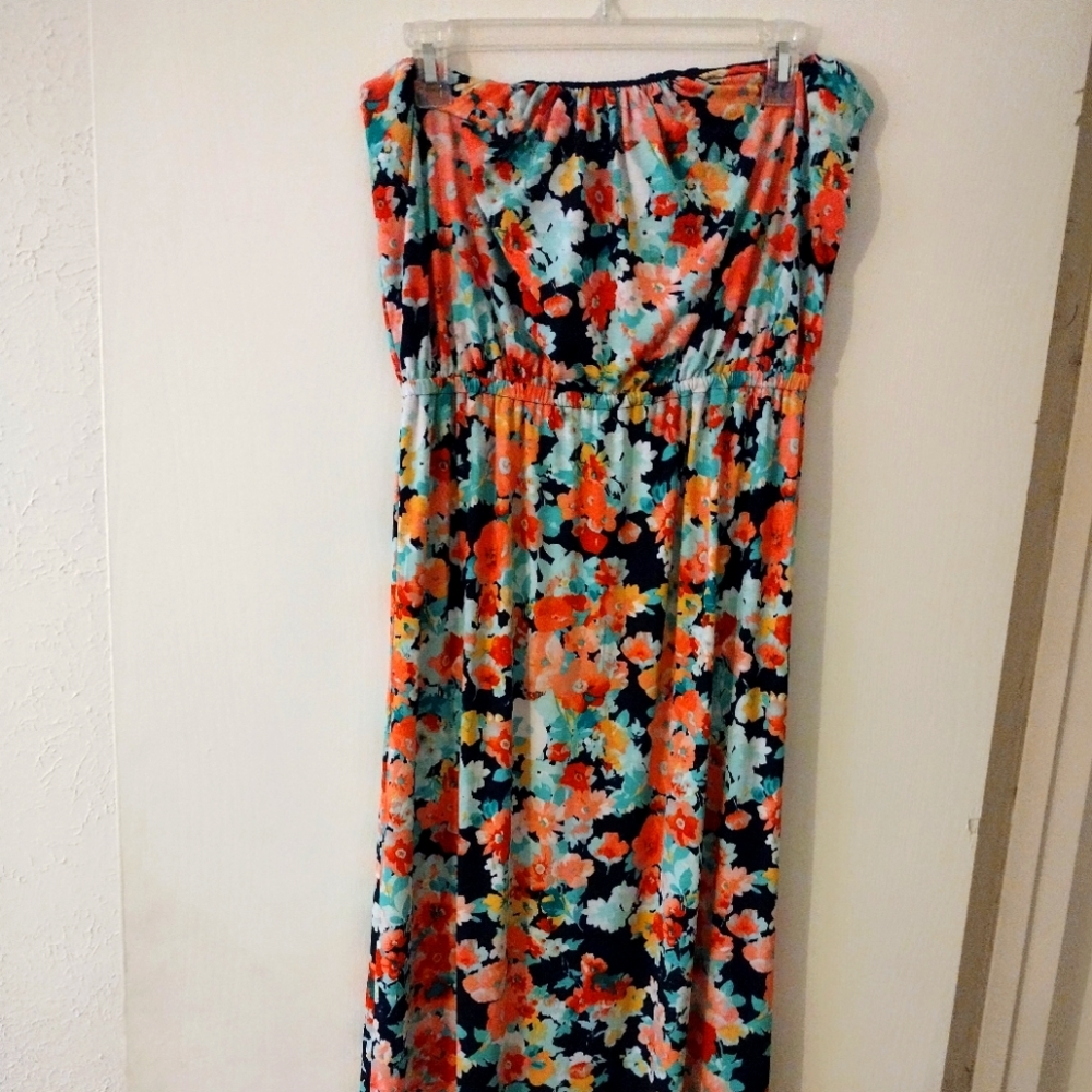 Floral strapless stretchy maxi dress